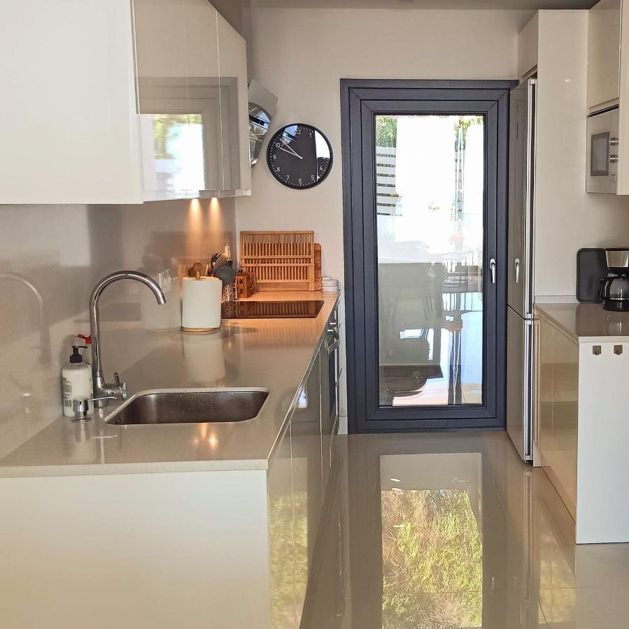 מנילבה La Paloma Beach Apartment With Pool By Casa Del Sol Hr מראה חיצוני תמונה